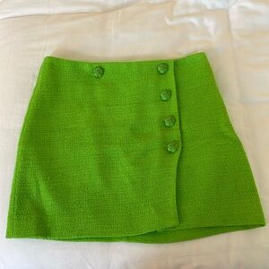 Women Zara skirt. Green. Size 26